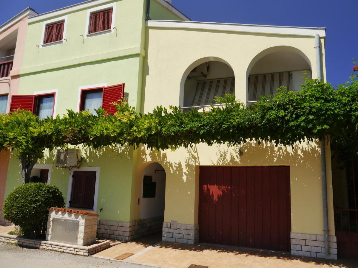 Apartments Judit Tar-Vabriga Exterior foto