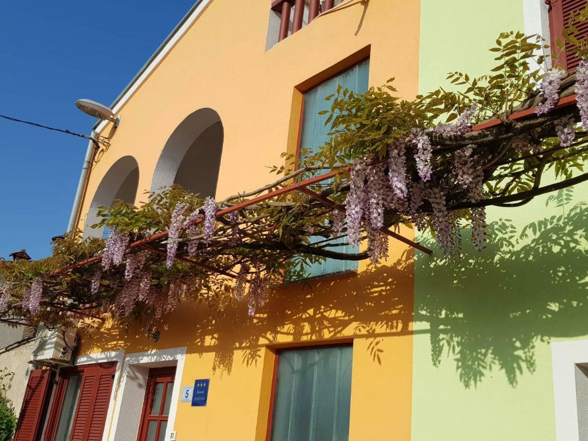 Apartments Judit Tar-Vabriga Exterior foto